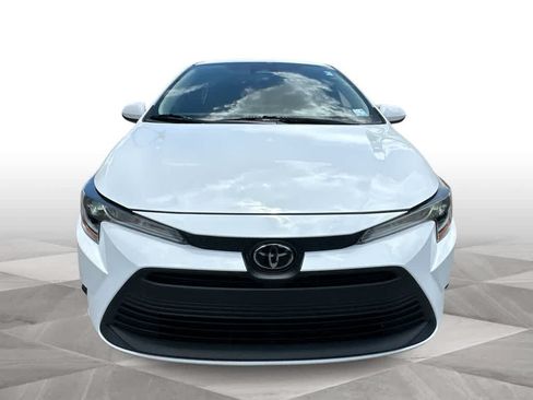 Used 2024 Toyota Corolla LE FWD image 3