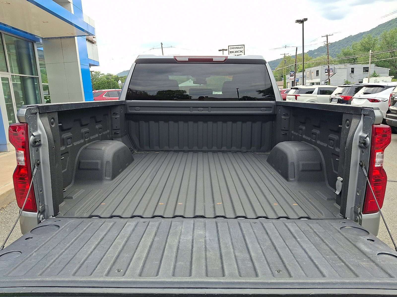 Used 2023 Chevrolet Silverado 1500 Custom AWD/4WD image 28