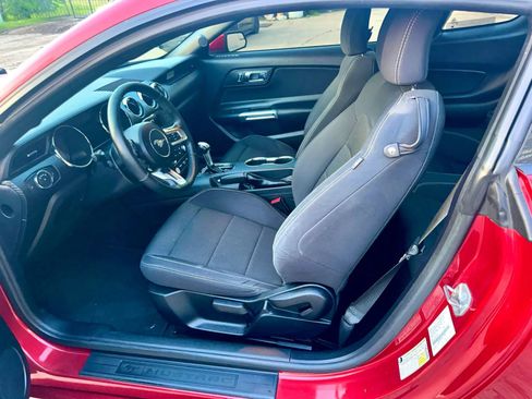 Used 2016 Ford Mustang GT RWD image 10