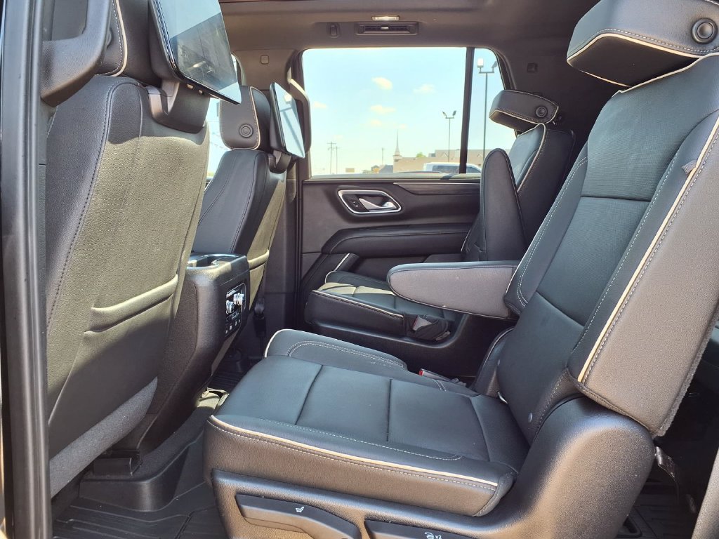 Used 2021 GMC Yukon SLT w/ SLT Premium Package RWD image 14