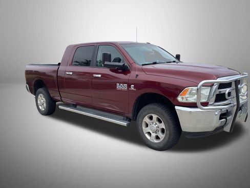 Used 2016 RAM 2500 SLT w/ Cold Weather Group AWD/4WD image 4