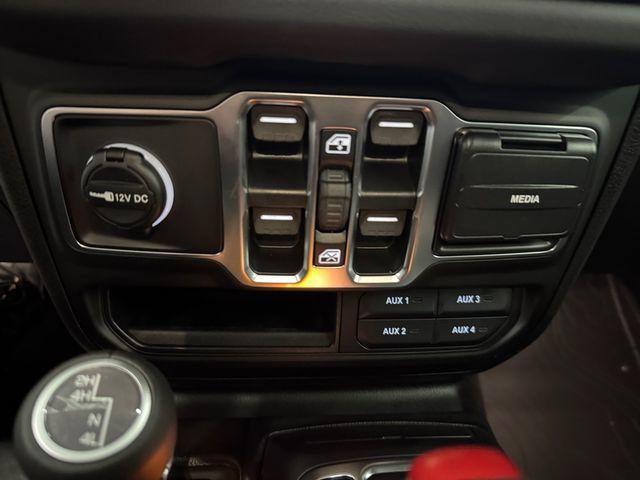 Used 2026 Jeep Gladiator Mojave AWD/4WD image 19