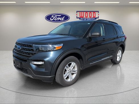 Used 2023 Ford Explorer XLT w/ Equipment Group 202A AWD/4WD image 7