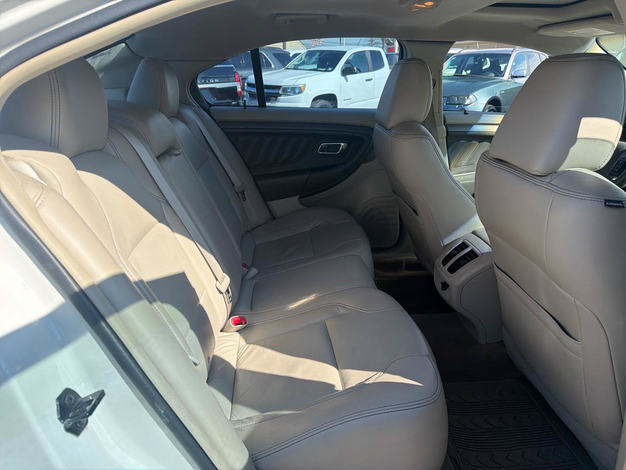 Used 2012 Ford Taurus SEL FWD image 19