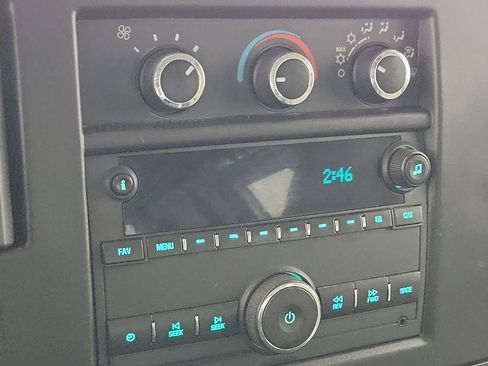 Used 2017 GMC Savana 2500 RWD image 12