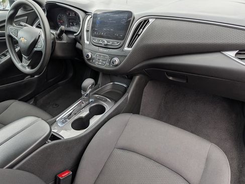 Used 2025 Chevrolet Malibu LT image 31