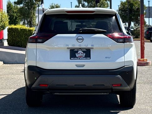 Used 2023 Nissan Rogue SV FWD image 7