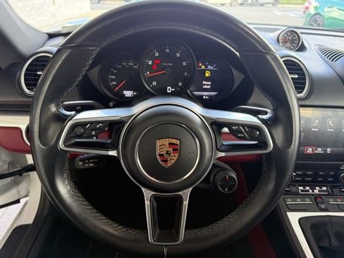 Used 2018 Porsche 718 Cayman image 15