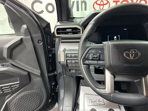 Used 2025 Toyota Tacoma SR5 AWD/4WD image 26