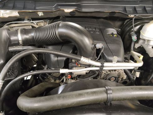 Used 2019 RAM 1500 Classic SLT RWD image 30