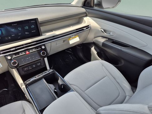 New 2026 Hyundai Tucson Blue SE FWD image 13