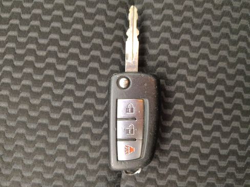 Used 2020 Nissan Rogue Sport S image 32