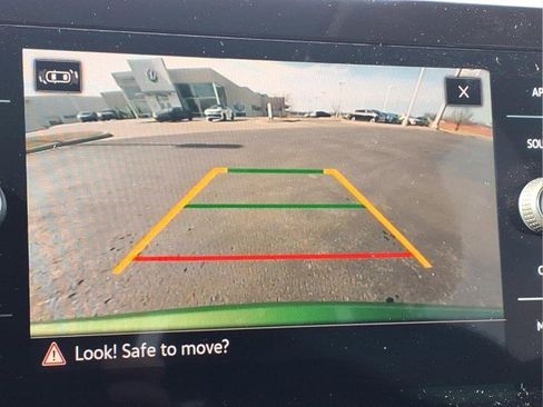 New 2026 Volkswagen Taos SE image 15