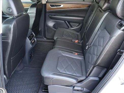 Used 2024 Volkswagen Atlas SE FWD image 22