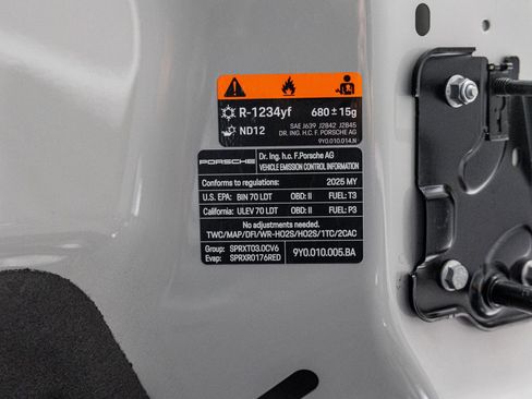 Certified 2025 Porsche Cayenne Coupe image 41