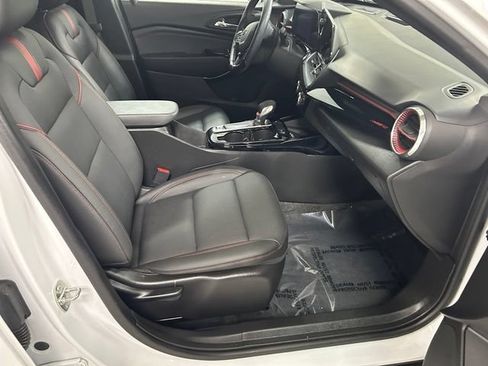 Certified 2024 Chevrolet Trax RS w/ Sunroof Package FWD image 13