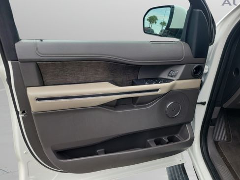 Used 2021 Ford Expedition Max Limited RWD image 14
