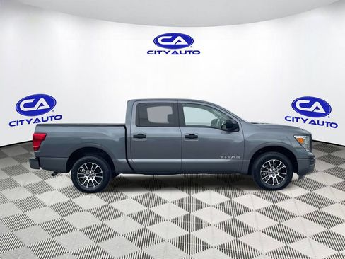 Used 2023 Nissan Titan SV RWD image 2