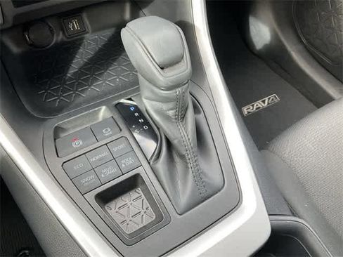 Used 2025 Toyota RAV4 XLE image 24