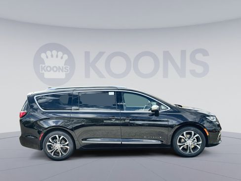 New 2026 Chrysler Pacifica Pinnacle w/ Trailer Tow Group image 8