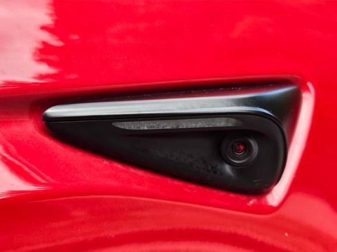 Used 2023 Tesla Model Y 2WD image 33