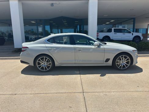 Used 2025 Genesis G70 2.5T RWD image 11