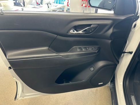 Used 2018 GMC Acadia SLT image 22