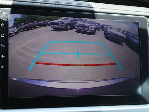 Used 2019 Toyota Highlander XLE FWD image 16