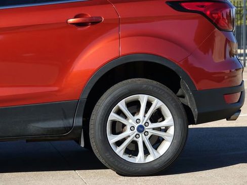 Used 2019 Ford Escape SE image 13