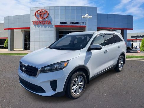 Used 2019 Kia Sorento LX w/ LX V6 Convenience Package image 4