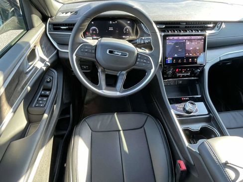 New 2025 Jeep Grand Cherokee L Limited image 19