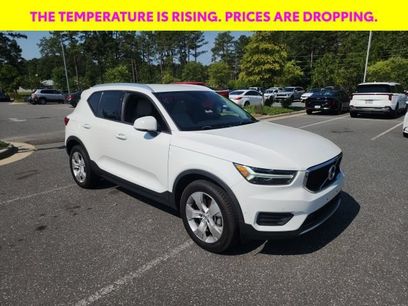 Used 2019 Volvo XC40 T5 Momentum