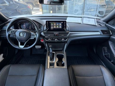 Used 2019 Honda Accord Sport image 9