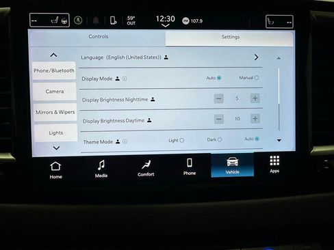 Used 2023 Chrysler Pacifica Touring-L image 31