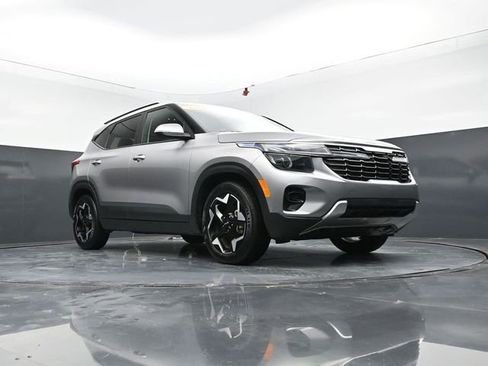 Used 2025 Kia Seltos S image 47