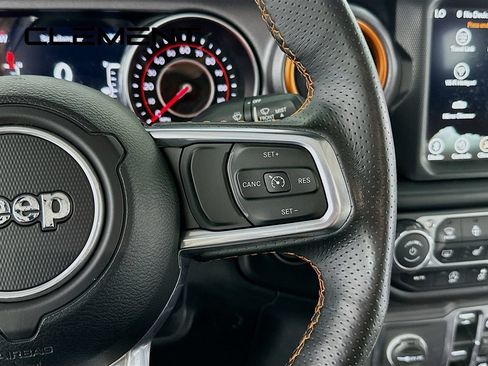 Used 2021 Jeep Gladiator Mojave AWD/4WD image 17