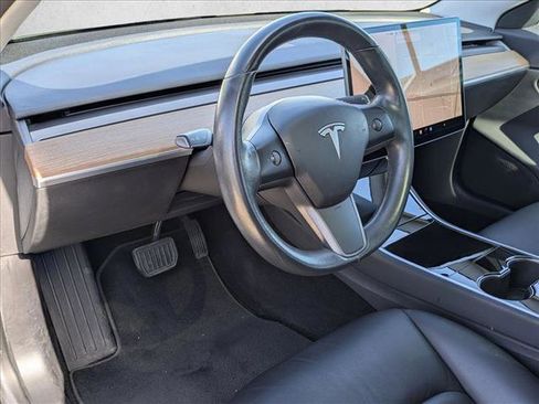 Used 2018 Tesla Model 3 Long Range image 10