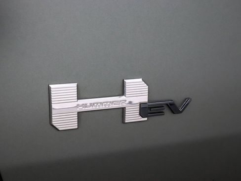Used 2024 GMC Hummer EV 3X image 48