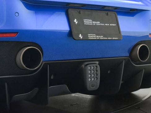Used 2018 Ferrari 488 Spider Blu Corsa image 21