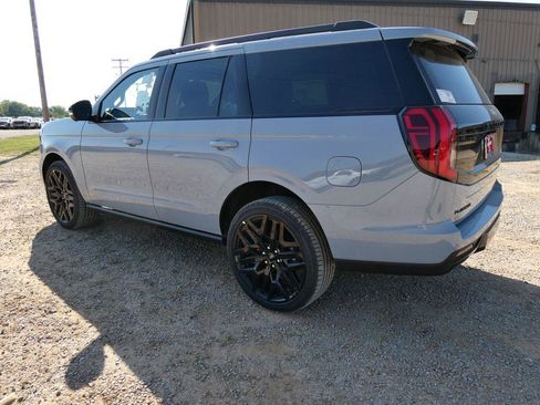 New 2027 Ford Expedition Platinum w/ Stealth Performance Package AWD/4WD image 7