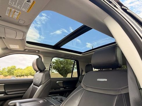 Used 2025 Ford Expedition Platinum AWD/4WD image 13