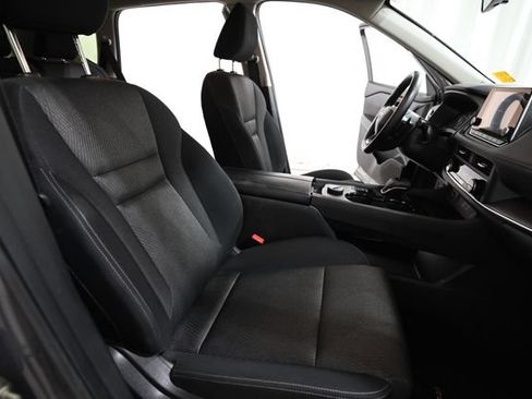 Used 2025 Nissan Rogue SV AWD/4WD image 24