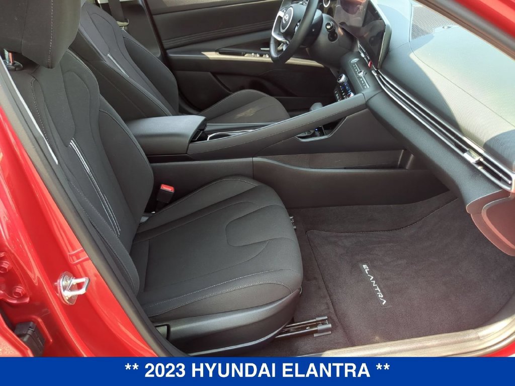 Used 2023 Hyundai Elantra SEL w/ Convenience Package FWD image 17