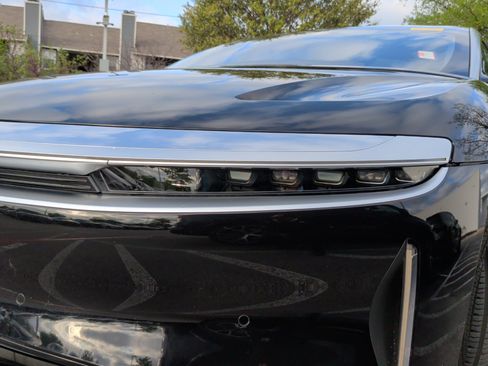 Used 2022 Lucid Air Dream Edition image 3