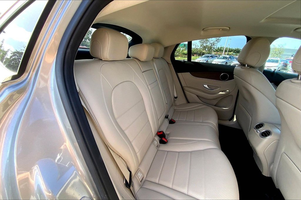 Used 2023 Mercedes-Benz GLC 300 4MATIC Coupe image 27