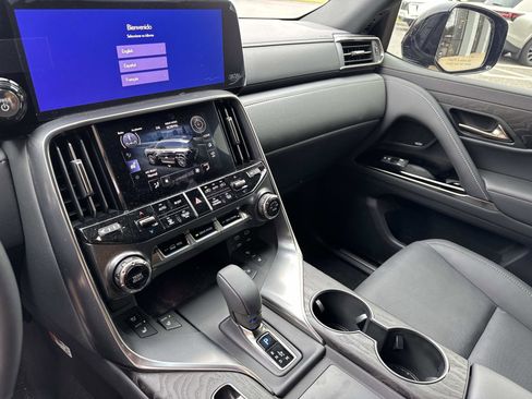 Certified 2025 Lexus LX 700h Overtrail AWD/4WD image 23