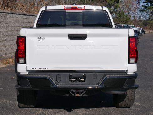 Certified 2024 Chevrolet Colorado Trail Boss w/ Technology Package AWD/4WD image 5
