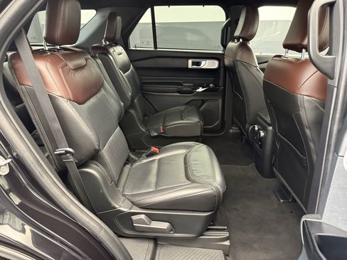 Used 2022 Ford Explorer Platinum w/ Equipment Group 601A image 51