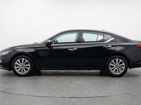 Used 2025 Nissan Altima 2.5 SV FWD image 5