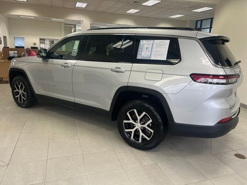 Used 2024 Jeep Grand Cherokee L Limited w/ Luxury Tech Group II image 6